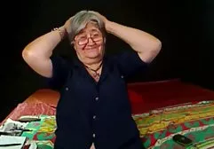 Sıkı tan kaplı MILF teenparty sex Fucks bir zor