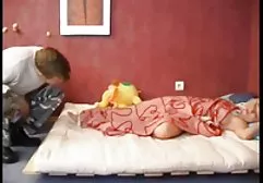 Kanepede partysikiş ANAL